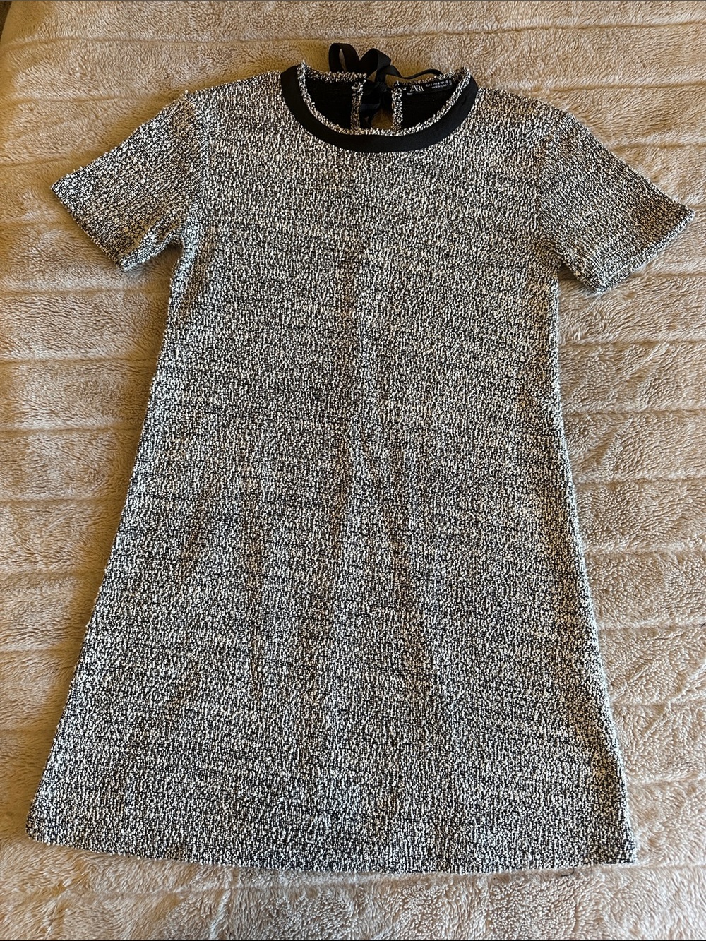 Zara Black and White Textured Short-Sleeve Shift Dress